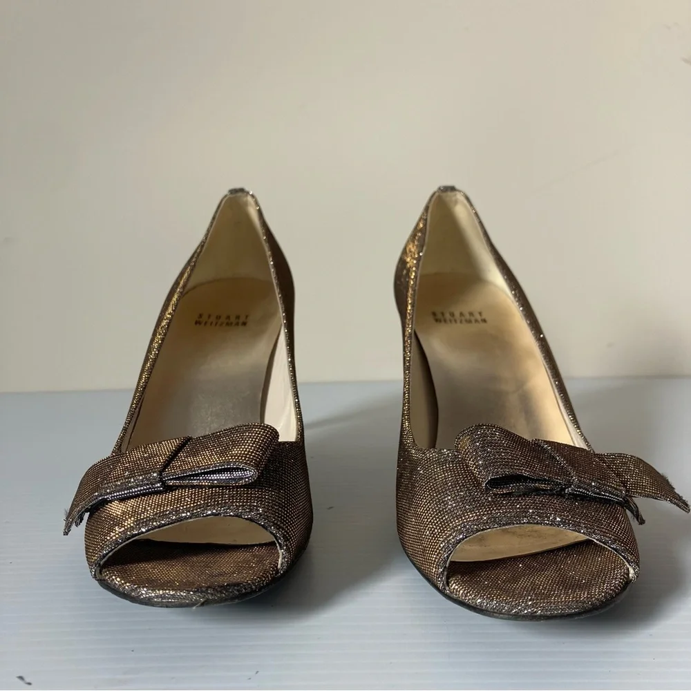 Stuart Weitzman Pyrite Nocturn Glitter Bowover Peep Toe Pumps size 7.5